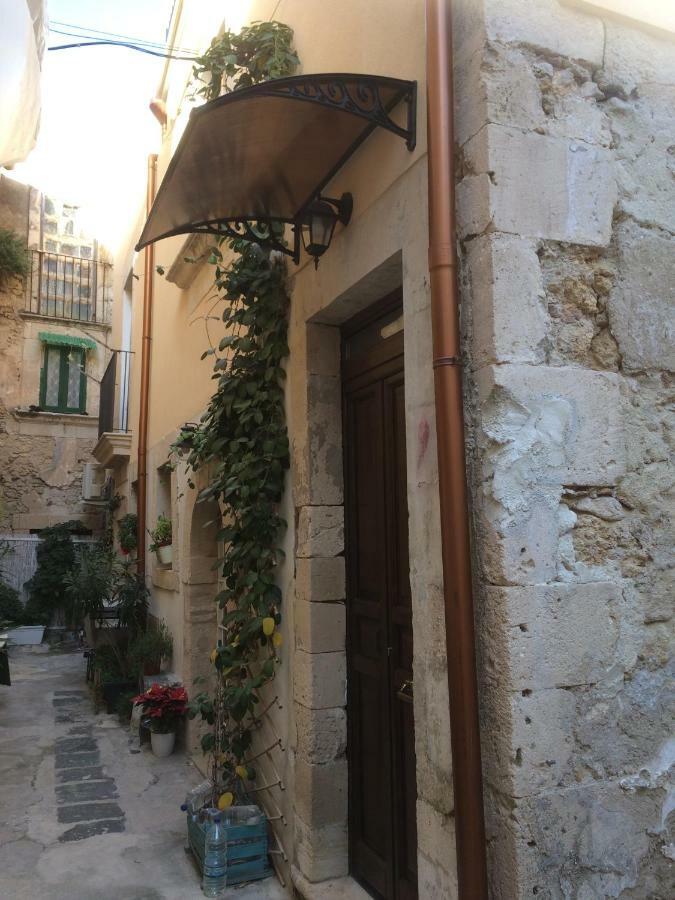 La Terrazza Sul Vicolo Acomodação com café da manhã Syracuse Exterior foto